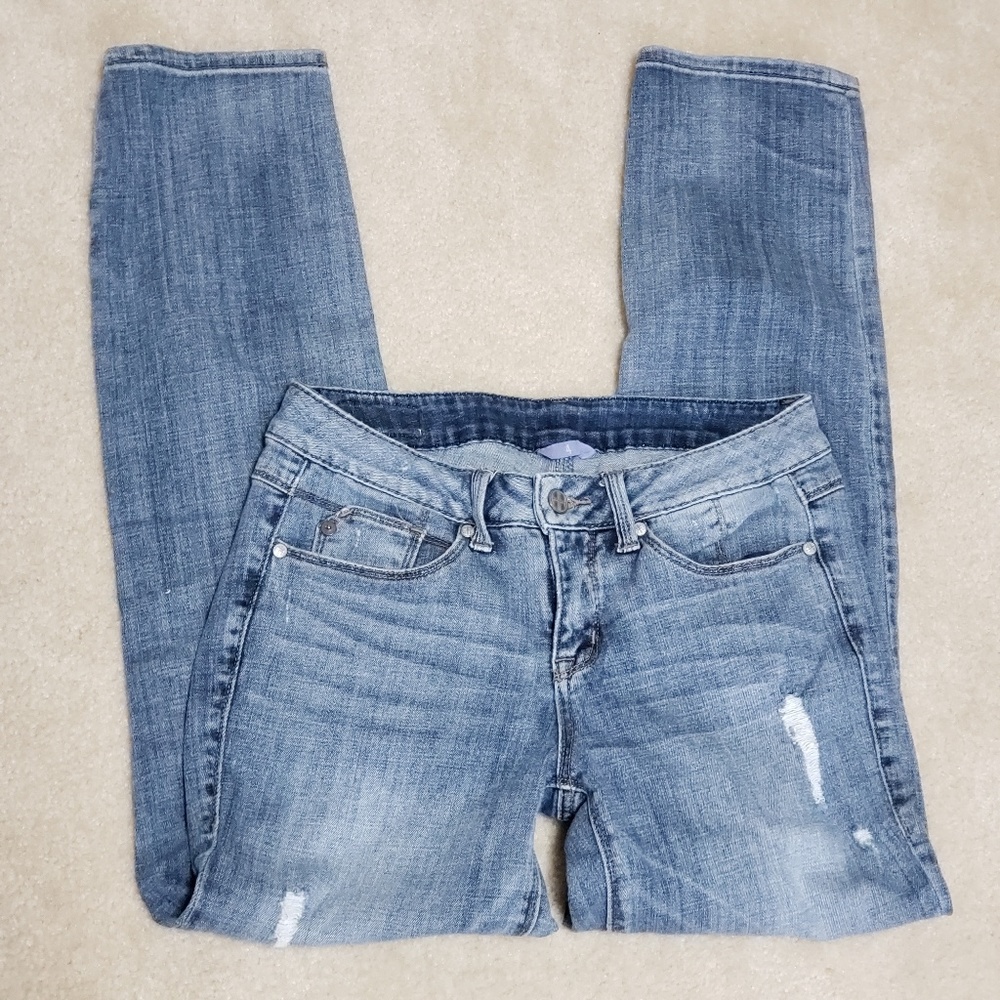 Hot in Hollywood Distressed Boyfriend Jean's 4 - Picture 2 of 5